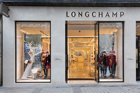 longchamp stores in paris.